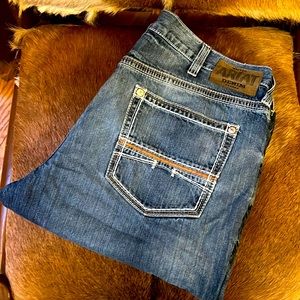 Mens Ariat M4 jeans 40x32 *like new